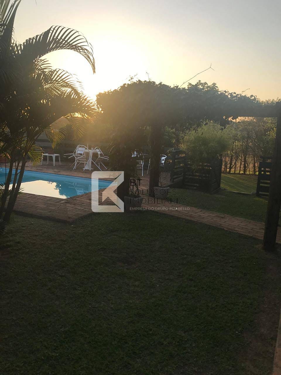 Chácara, 3 quartos, 1010 m² - Foto 1