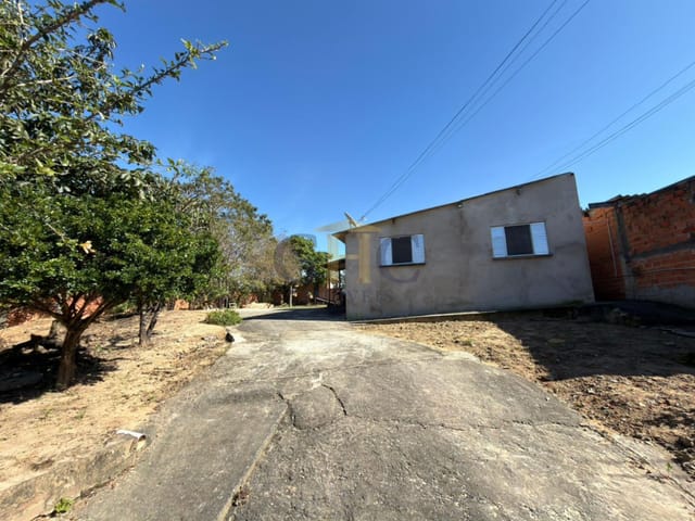 Chácara com 1976m² 3 quartos e 3 banheiros, à venda, no bairro Campo Largo em Salto de Pirapora