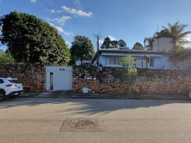 Chácara com 2000m² 4 quartos e 4 banheiros, à venda, no bairro Jardim das Paineiras em São João da Boa Vista