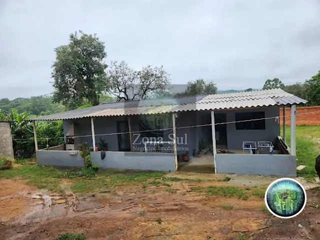 Chácara com 220m² 3 quartos e 2 banheiros, à venda, no bairro Brigadeiro Tobias em Sorocaba