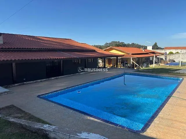 Chácara com 600m² 3 quartos e 2 banheiros, à venda, no bairro Chácara Tropical (Caucaia do Alto) em Cotia