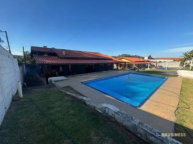 Chácara com 600m² 3 quartos e 2 banheiros, à venda, no bairro Chácara Tropical (Caucaia do Alto) em Cotia