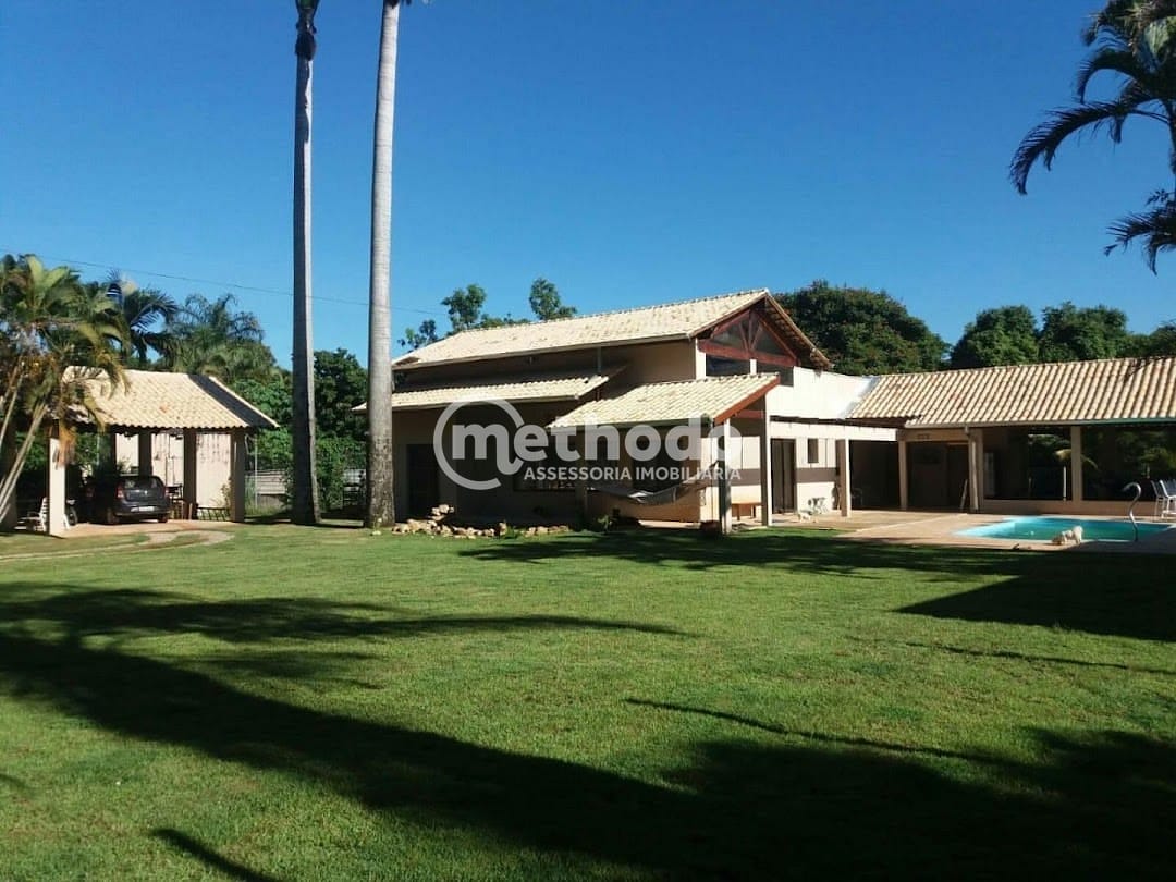 Chácara, 3 quartos, 2600 m² - Foto 1