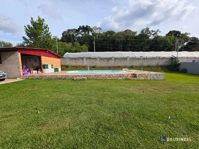 Chácara 5 quartos e 3 banheiros, à venda, no bairro Santa Lúcia do Piaí em Caxias do Sul