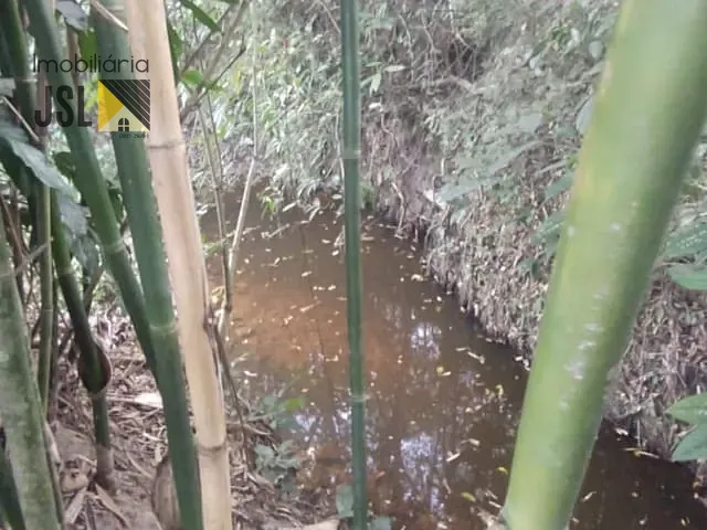 Chácara com 2700m², à venda, no bairro Jd. Guadalupe em Caçapava
