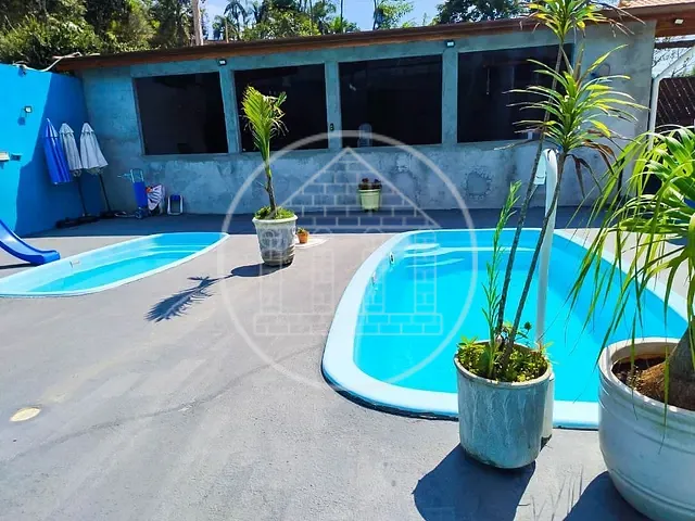 Chácara com 2000m² 2 quartos e 3 banheiros, à venda, no bairro Chácara Riachuelo em Embu-Guaçu