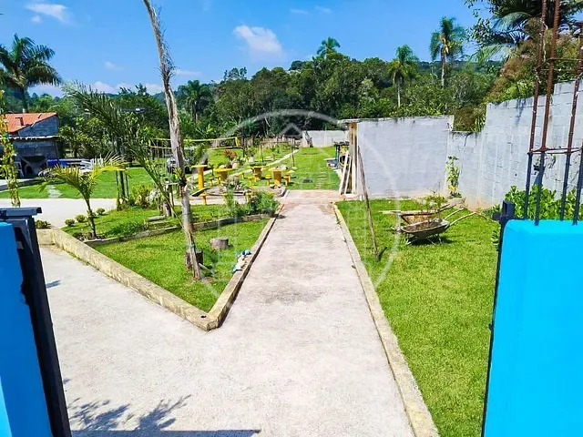 Chácara com 2000m² 2 quartos e 3 banheiros, à venda, no bairro Chácara Riachuelo em Embu-Guaçu
