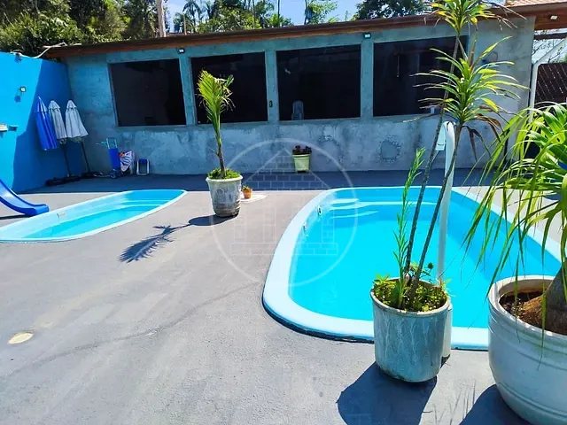 Chácara com 2000m² 2 quartos e 3 banheiros, à venda, no bairro Chácara Riachuelo em Embu-Guaçu