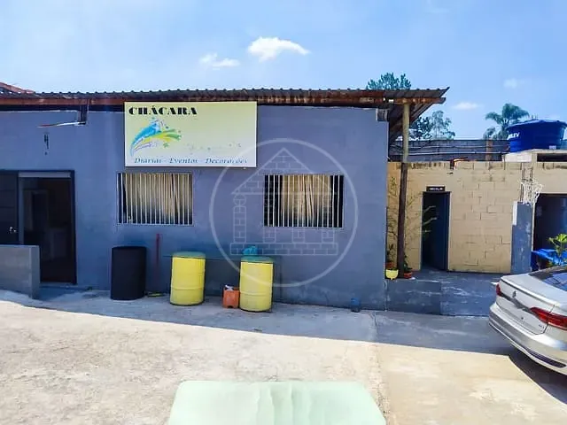 Chácara com 2000m² 2 quartos e 3 banheiros, à venda, no bairro Chácara Riachuelo em Embu-Guaçu