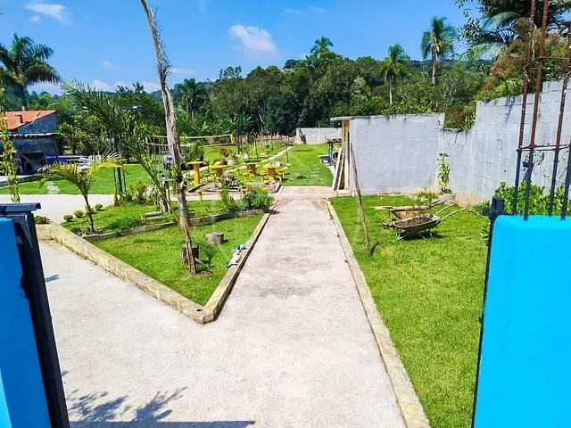 Chácara com 2000m² 2 quartos e 3 banheiros, à venda, no bairro Chácara Riachuelo em Embu-Guaçu