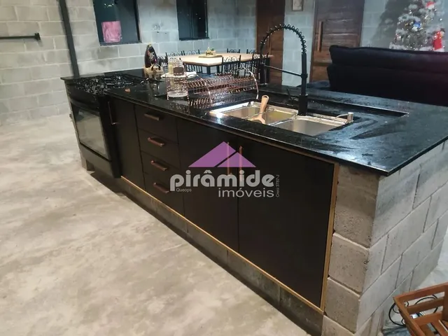 Chácara com 1000m² 6 quartos e 7 banheiros, à venda, no bairro Buquirinha em São José Dos Campos