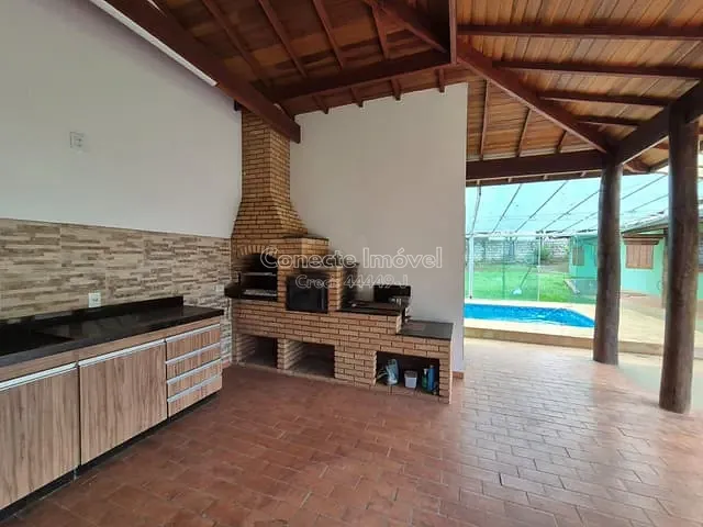 Chácara com 1000m² 3 quartos e 3 banheiros, à venda, no bairro Núcleo Urbano Parque Ana Helena em Jaguariúna