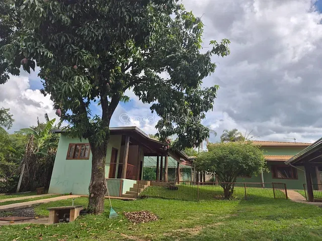 Chácara com 1000m² 3 quartos e 3 banheiros, à venda, no bairro Núcleo Urbano Parque Ana Helena em Jaguariúna