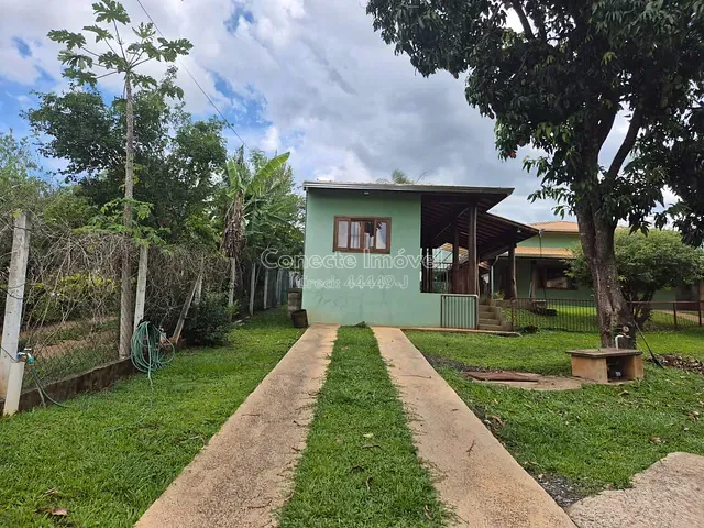 Chácara com 1000m² 3 quartos e 3 banheiros, à venda, no bairro Núcleo Urbano Parque Ana Helena em Jaguariúna