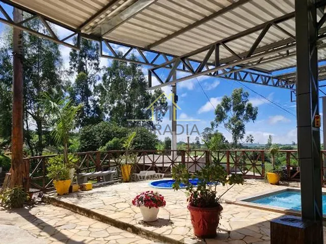 Chácara com 11000m² 3 quartos e 2 banheiros, à venda, no bairro rodovia em Arceburgo