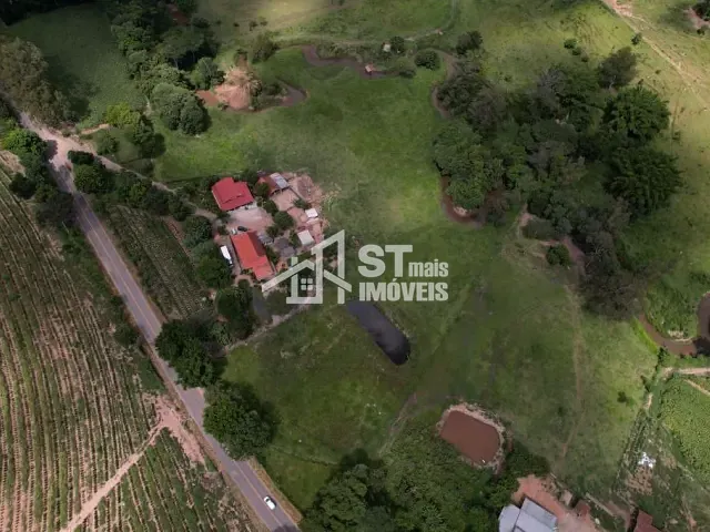 Chácara com 96800m² 3 quartos e 1 banheiro, à venda, no bairro Zona Rural em Andradas