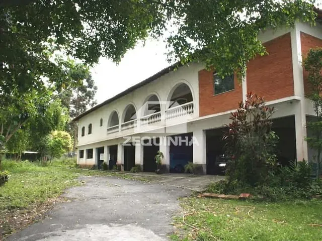 Chácara com 2000m² 4 quartos e 6 banheiros, à venda, no bairro Tres Montanhas em Osasco