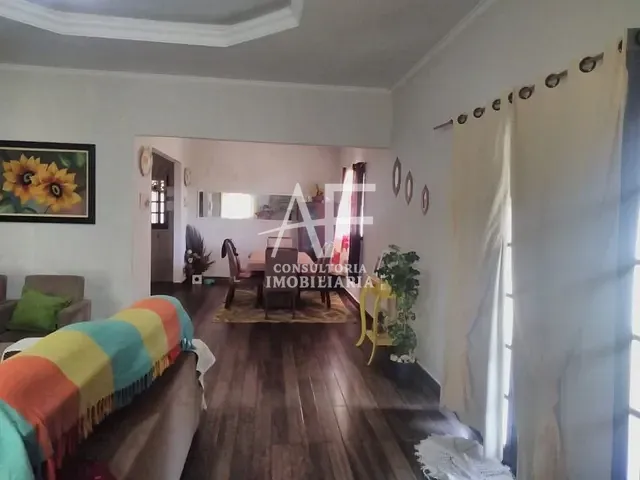 Chácara com 2340m² 4 quartos e 2 banheiros, à venda, no bairro Loteamento Chácaras Ingrid em Taubaté