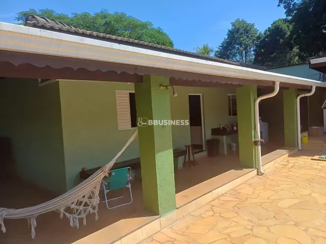 Chácara com 1960m² 2 quartos e 3 banheiros, à venda, no bairro Condomínio Chácara Grota Azul em Hortolândia