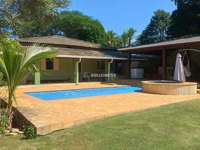 Chácara com 1960m² 2 quartos e 3 banheiros, à venda, no bairro Condomínio Chácara Grota Azul em Hortolândia