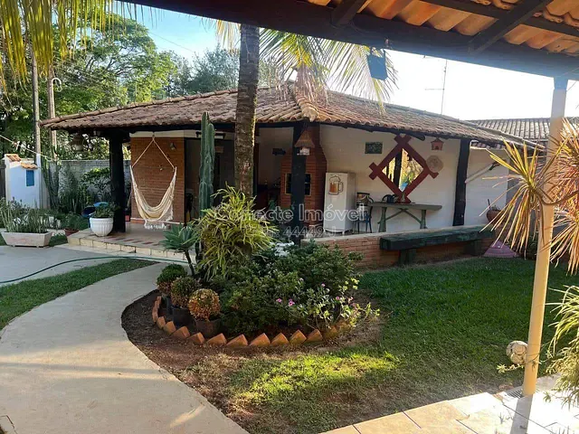 Chácara com 1280m² 5 quartos e 4 banheiros, à venda, no bairro Santo Antônio em Holambra
