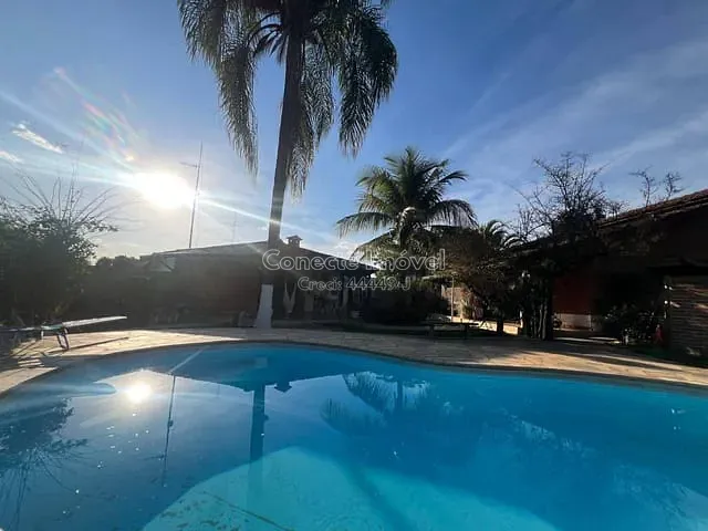 Chácara com 1280m² 5 quartos e 4 banheiros, à venda, no bairro Santo Antônio em Holambra