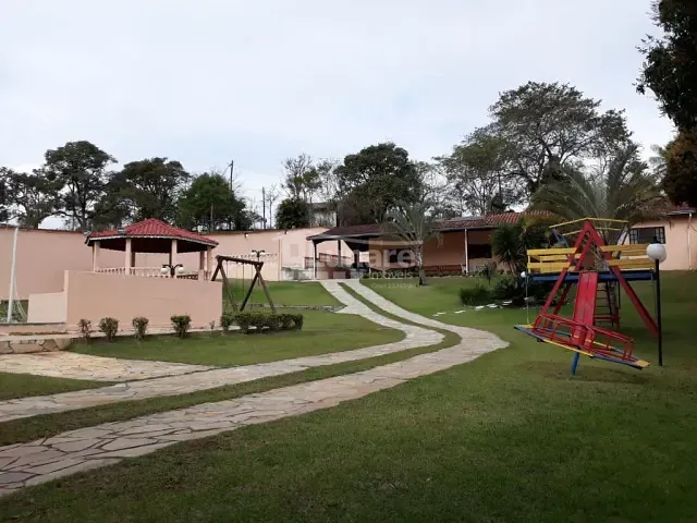 Chácara com 1770m² 2 quartos e 3 banheiros, à venda, no bairro Pomar do Carmo em Biritiba-Mirim