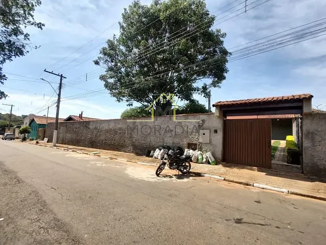 Chácara com 852m² 2 quartos e 1 banheiro, à venda, no bairro Santa Cruz em Guaxupé