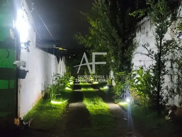 Chácara com 880m² 4 quartos e 2 banheiros, à venda, no bairro Jardim Paulista em Taubaté