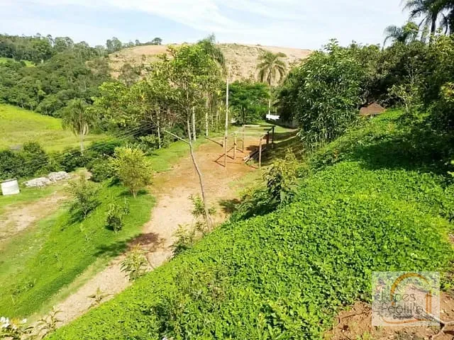 Chácara com 37752m² 5 quartos e 3 banheiros, à venda, no bairro Jardim Maracanã em Atibaia