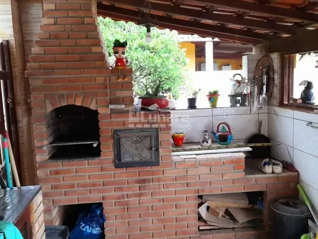 Chácara com 1000m² 3 quartos e 2 banheiros, à venda, no bairro Castellano em Biritiba Mirim