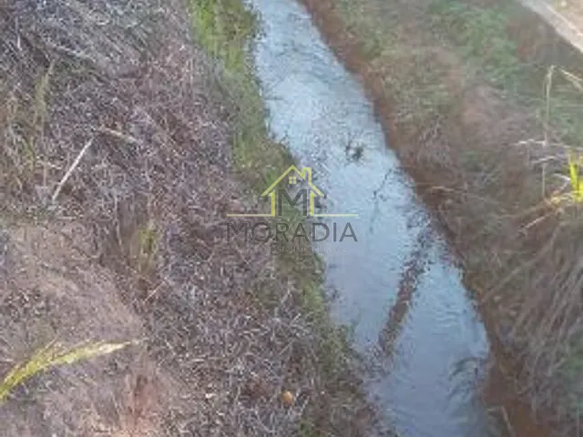 Chácara com 1028m² 2 quartos e 2 banheiros, à venda, no bairro Área Rural de Tapiratiba em Tapiratiba