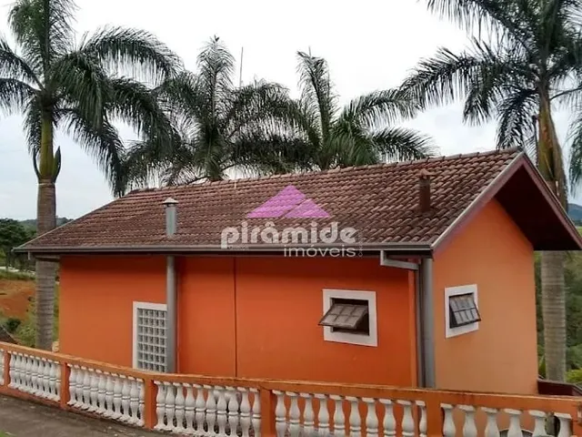 Chácara com 2000m² 3 quartos e 4 banheiros, à venda, no bairro Freitas em São José Dos Campos