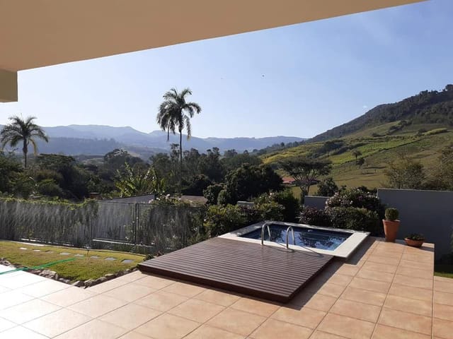 Chácara com 1127m² 4 quartos e 4 banheiros, à venda ou para alugar, no bairro Fonte Platina em Águas da Prata