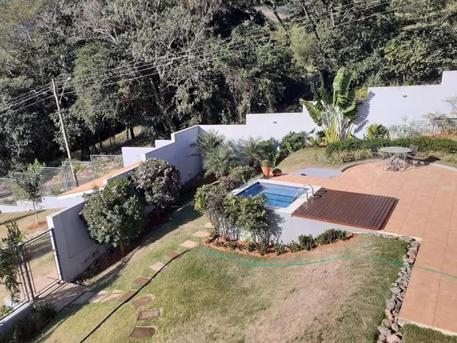 Chácara com 1127m² 4 quartos e 4 banheiros, à venda ou para alugar, no bairro Fonte Platina em Águas da Prata