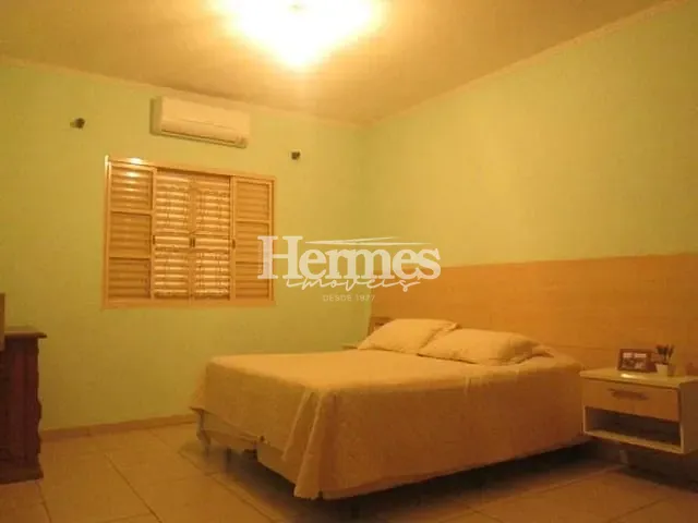 Chácara com 1000m² 3 quartos e 3 banheiros, à venda, no bairro Parque da Represa em Paulínia