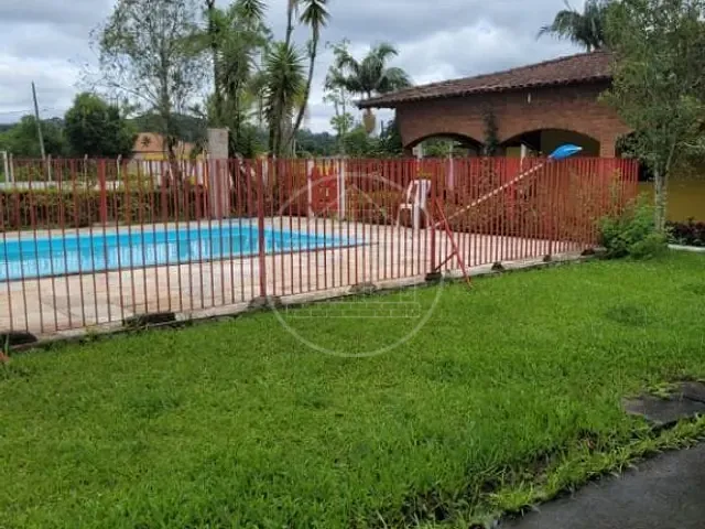 Chácara com 3000m² 3 quartos e 2 banheiros, à venda, no bairro Chácaras Granjinhas Regina Maria em Embu-Guaçu