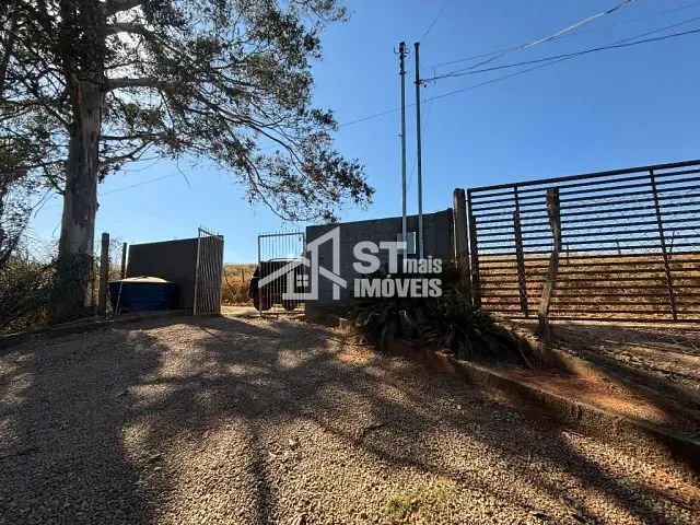 Chácara com 1300m² 2 quartos e 1 banheiro, à venda, no bairro Zona Rural em Andradas