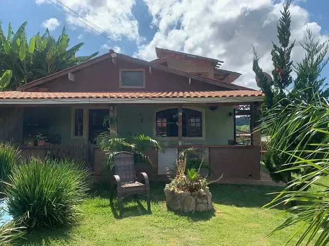 Chácara 4 quartos e 2 banheiros, à venda, no bairro Haras Santa Rosa em Ibiúna