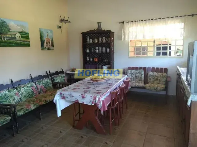 Chácara com 1100m² 5 quartos e 5 banheiros, à venda, no bairro Centro em Analândia