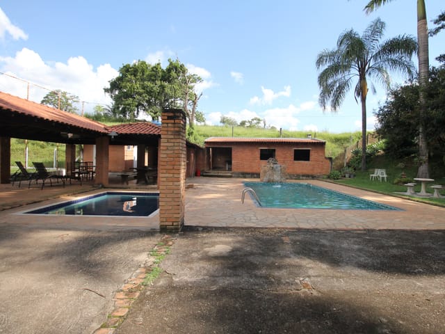 Chácara com 145m² 4 quartos e 12 banheiros, à venda, no bairro Vila Valentin em São João da Boa Vista