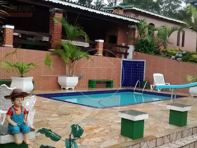 Chácara com 4000m² 2 quartos e 1 banheiro, à venda, no bairro Recanto das Castanheiras em Embu-Guaçu