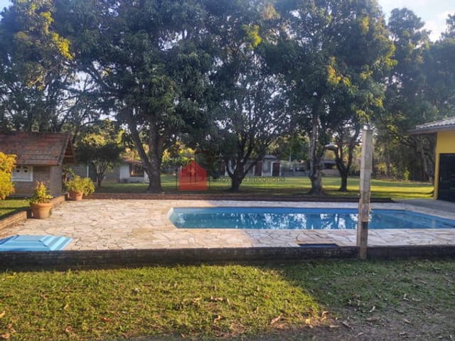 Chácara com 10000m², à venda ou para alugar, no bairro Goiabal em Pindamonhangaba