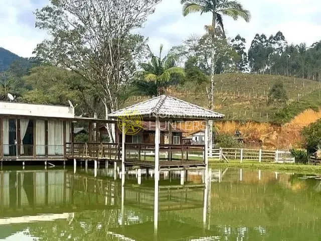 Chácara com 250m² 3 quartos e 3 banheiros, à venda, no bairro Bom Futuro  em Itapoá