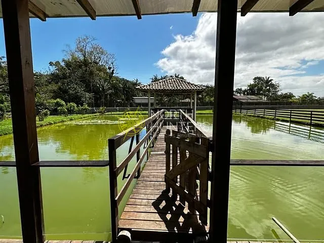 Chácara com 250m² 3 quartos e 3 banheiros, à venda, no bairro Bom Futuro  em Itapoá