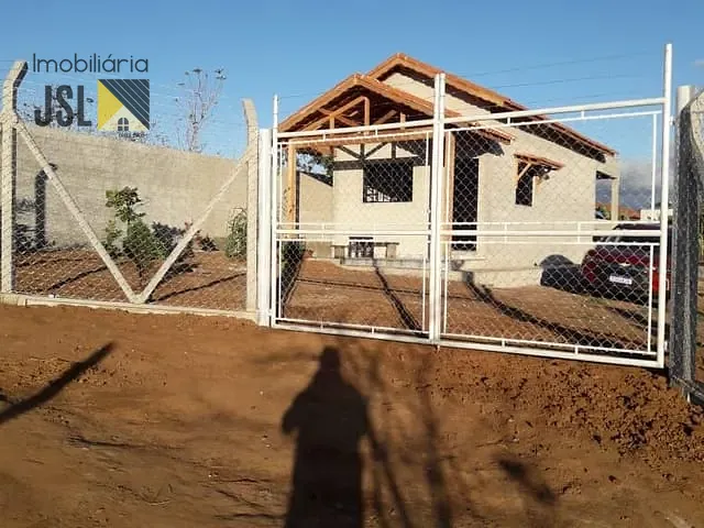Chácara com 1000m² 1 quarto e 1 banheiro, à venda, no bairro Guamirim em Caçapava