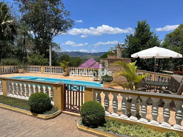 Chácara com 2000m² 4 quartos e 4 banheiros, à venda, no bairro Sapé I em Caçapava