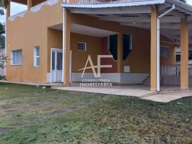 Chácara com 1500m² 4 quartos e 3 banheiros, à venda, no bairro Itaim em Taubaté