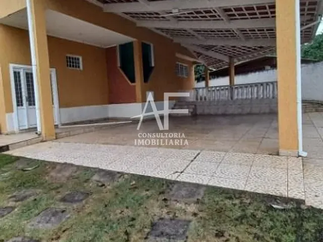 Chácara com 1500m² 4 quartos e 3 banheiros, à venda, no bairro Itaim em Taubaté