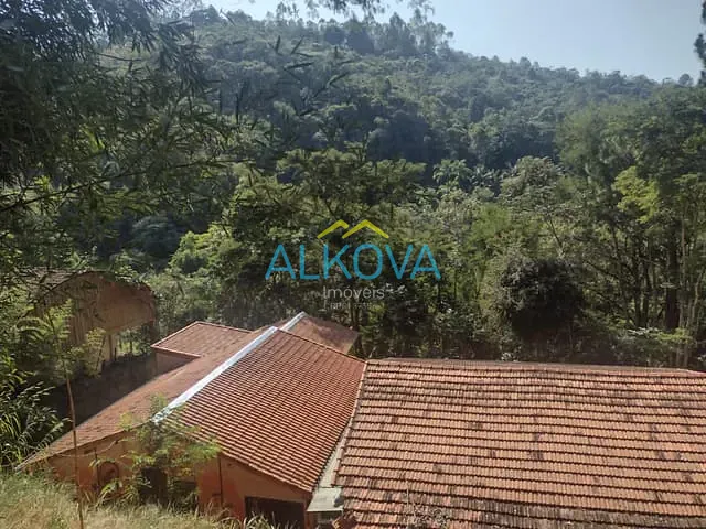 Chácara com 5270m² 2 quartos e 3 banheiros, à venda, no bairro Freitas em São José dos Campos